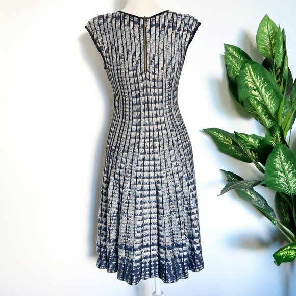 NIC + ZOE Black Grey Blue Navy Knit Sleeveless Fit & Flare Elastic Tank Dress SP - Picture 5 of 10